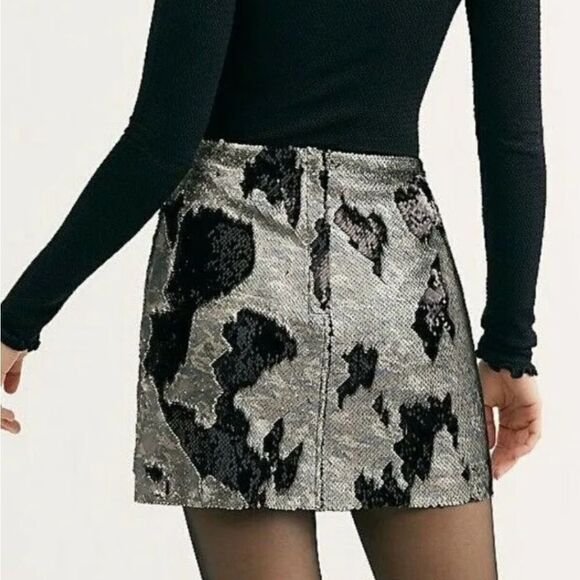 Free People One Camo Mini Skirt Reversible Sequin Back Zip Closur Womens Size 6 - Picture 4 of 16
